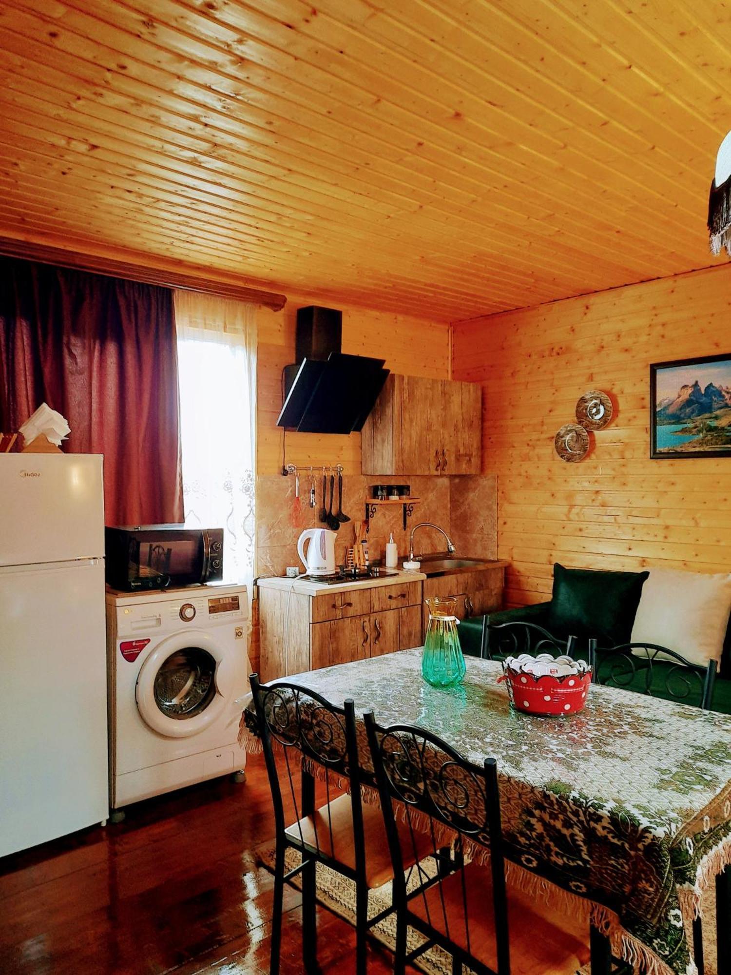 Family Hotel Maia - Cемейная Гостиница Майя Dashbashi Extérieur photo